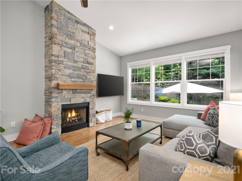 Property image 5 at 5 Meeting Street, Asheville, NC 28803