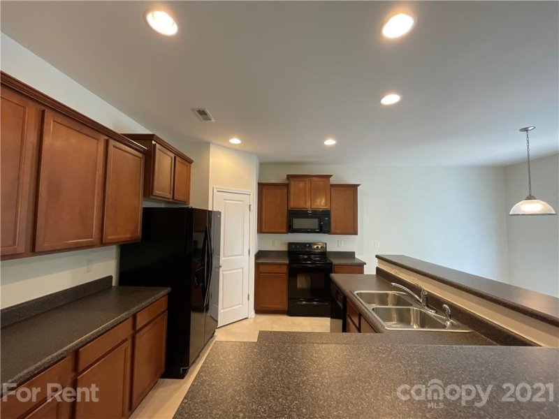 Property image 5 at 354 Cornielle Lane, Charlotte, NC 28216