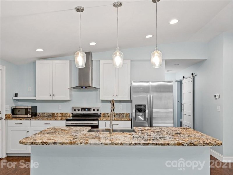 Property image 4 at 106 Buffalo Trail, Asheville, NC 28805