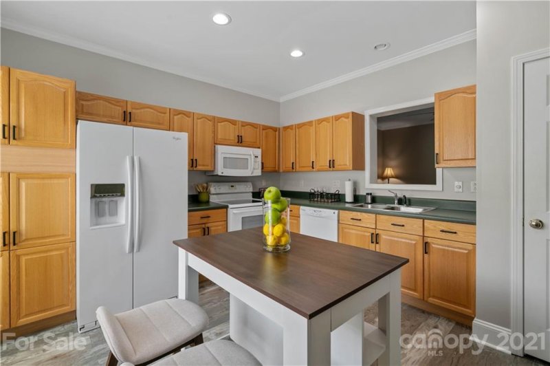 Property image 5 at 7027 Walnut Ridge Court, Charlotte, NC 28217