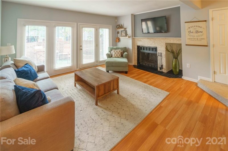 Property image 3 at 423 W 8th Street, Charlotte, NC 28202