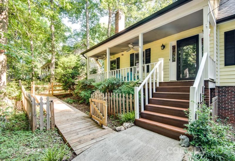 Property image 3 at 3986 Mattingly Drive, Hickory, NC 28602