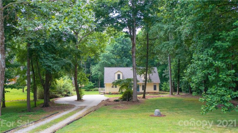 Property image 2 at 7648 Forest Oak Drive, Denver, NC 28037