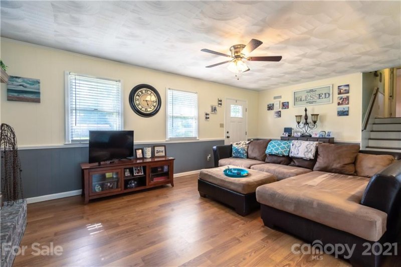 Property image 3 at 4067 Englewood Street, Claremont, NC 28610