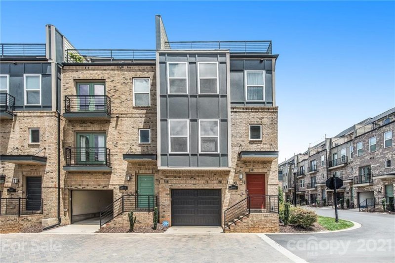 2905 Grand Union Way