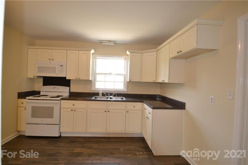 Property image 5 at 6915 Idlewild Road, Charlotte, NC 28212