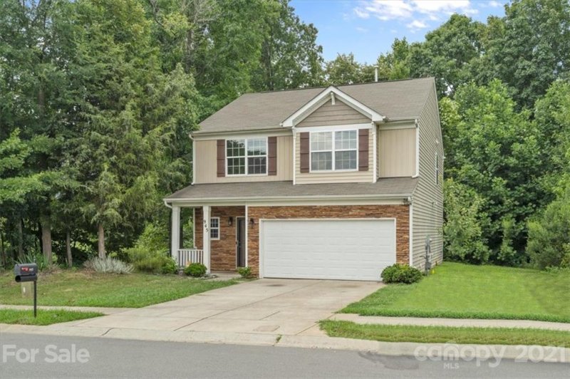 Property image 2 at 945 Rook Road, Charlotte, NC 28216