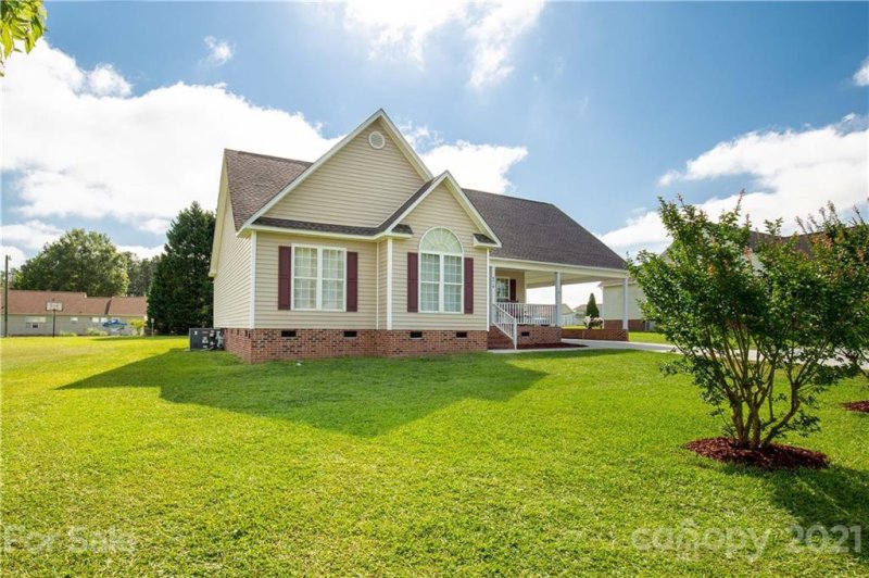 6016 Sawgrass Lane