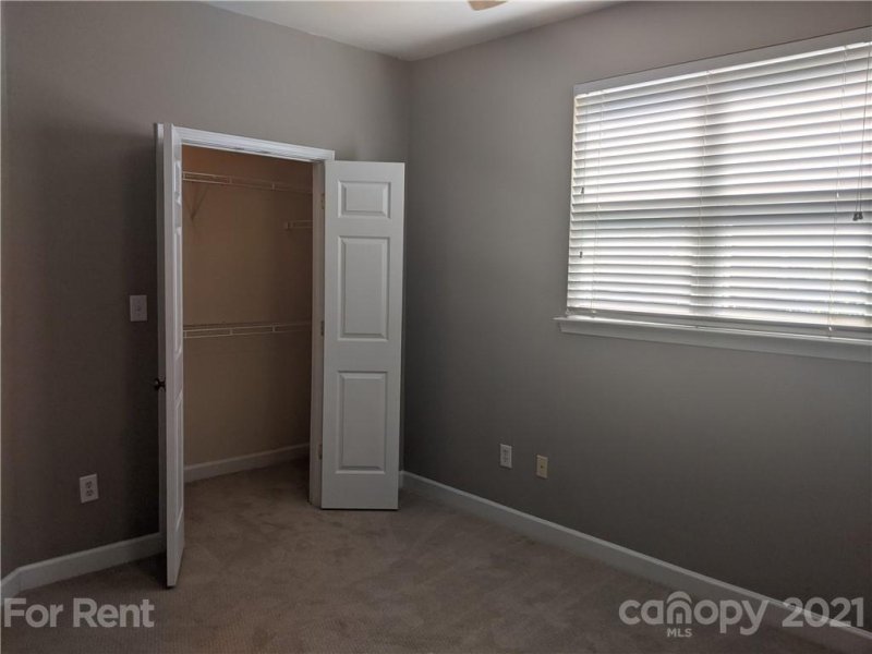 Property image 4 at 915 Northeast Drive, Davidson, NC 28036