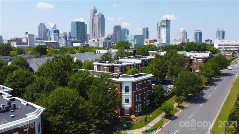Property image 3 at 777 N Alexander Street, Charlotte, NC 28202