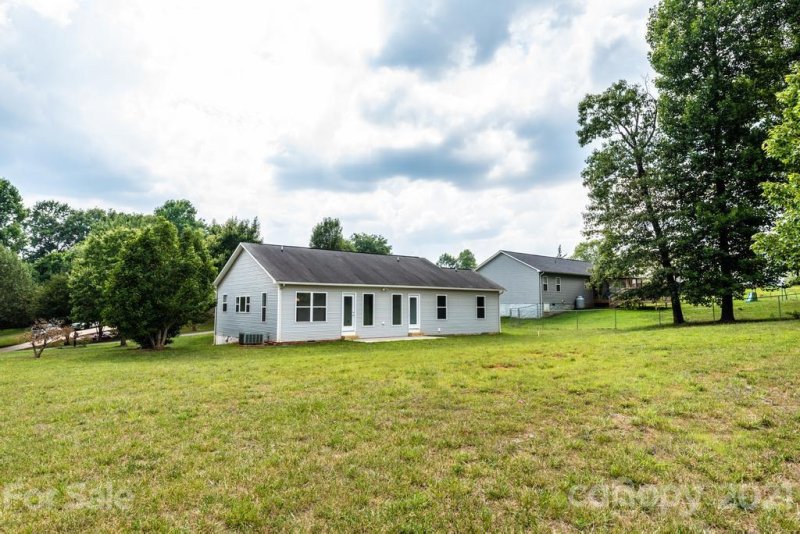 Property image 3 at 2028 Redberry Lane, Conover, NC 28613