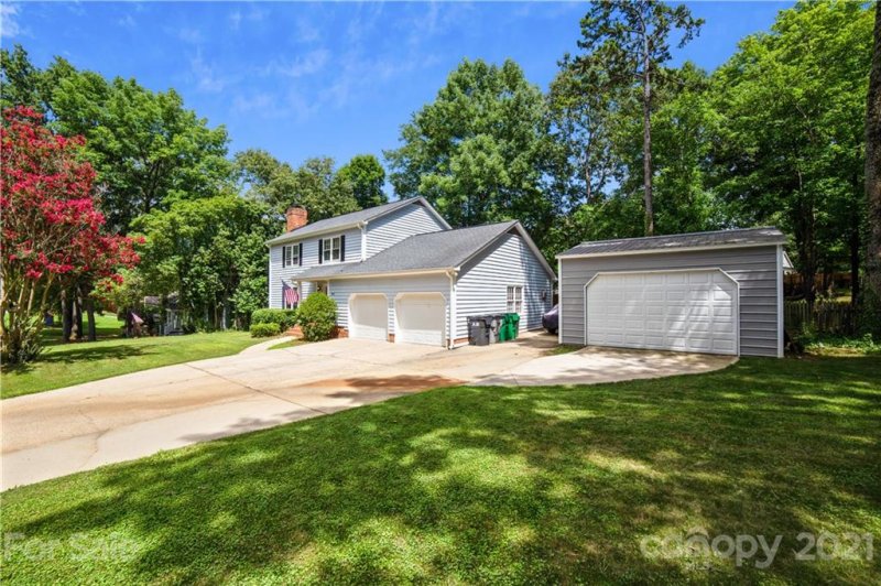 Property image 2 at 237 Pine Creek Drive, Charlotte, NC 28270