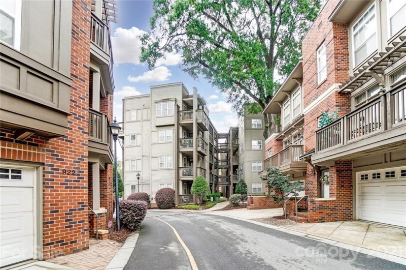 Property image 2 at 554 Oakland Avenue, Charlotte, NC 28204