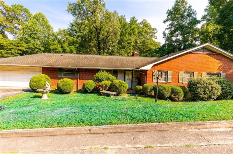 Property image 2 at 44 Louise Drive, Concord, NC 28025