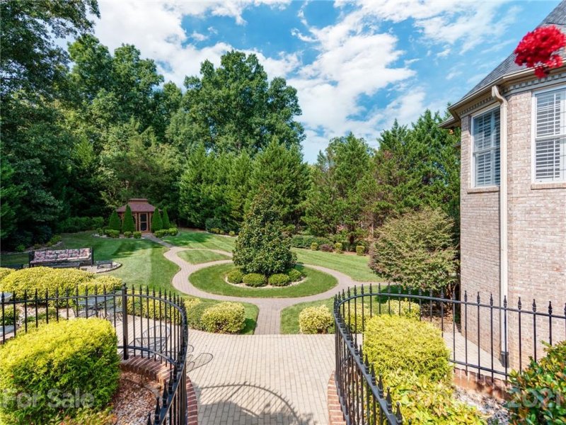 Property image 5 at 10606 Glen Eden Court, Mint Hill, NC 28227