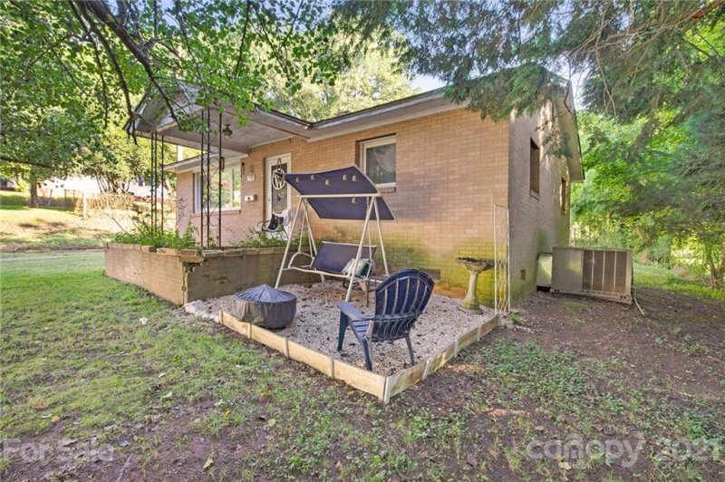 Property image 4 at 2548 Milton Avenue, Gastonia, NC 28052