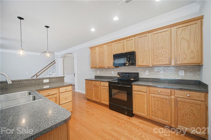 Property image 2 at 1046 Mearn Road, Charlotte, NC 28216