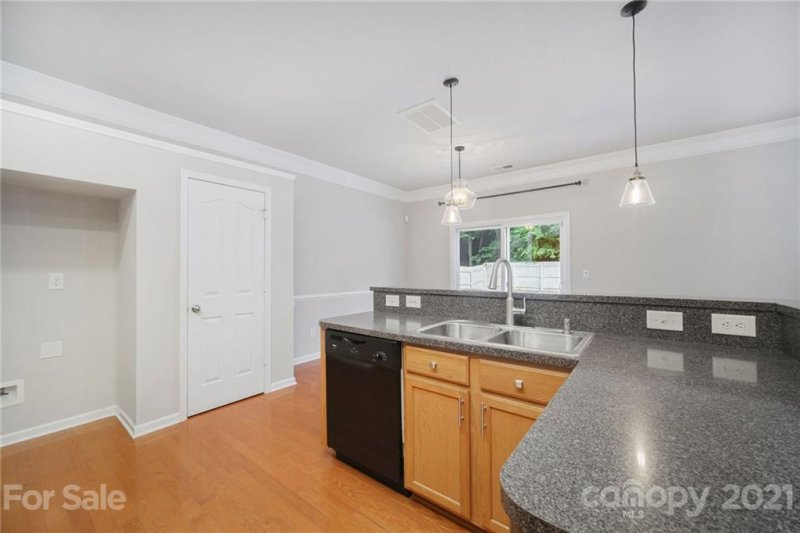 Property image 4 at 1046 Mearn Road, Charlotte, NC 28216