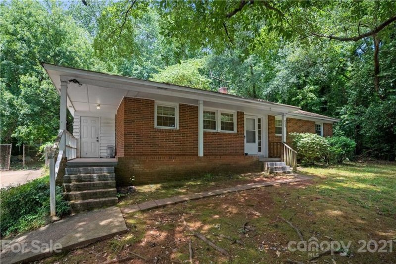 Property image 2 at 2110 Norwich Place, Charlotte, NC 28208