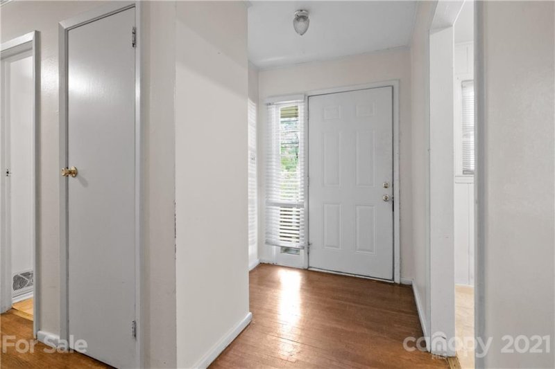 Property image 3 at 2110 Norwich Place, Charlotte, NC 28208