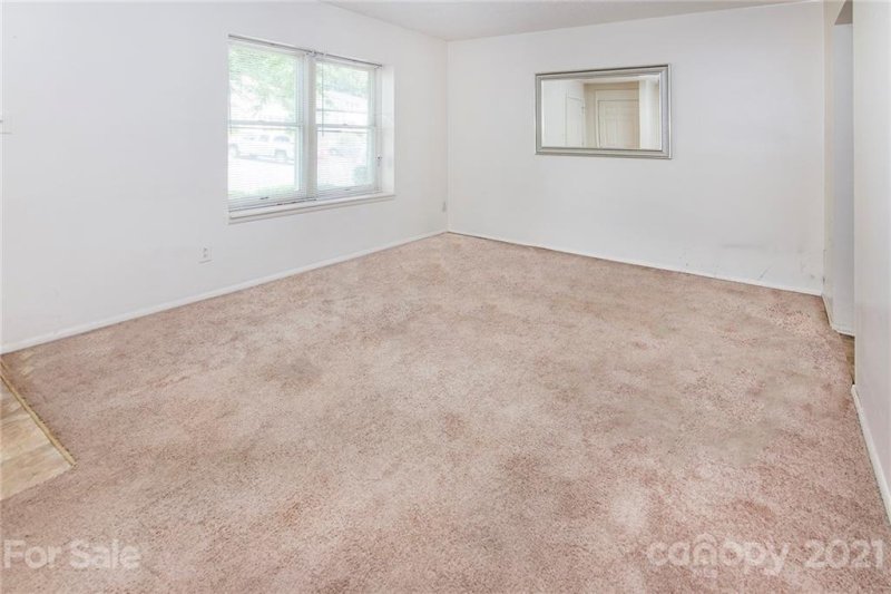 Property image 4 at 9400 Lexington Circle, Charlotte, NC 28213