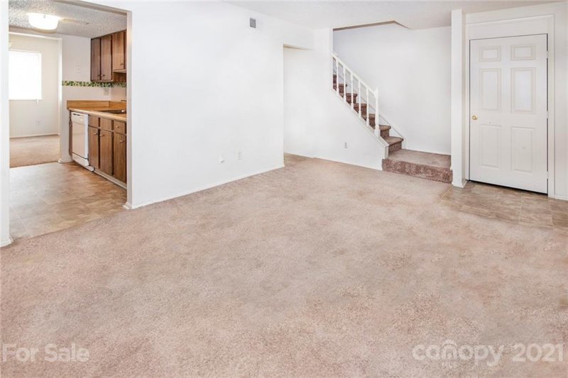 Property image 5 at 9400 Lexington Circle, Charlotte, NC 28213