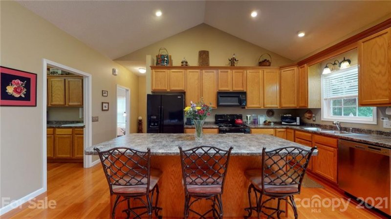 Property image 2 at 8 Grove Garden Avenue, Candler, NC 28715