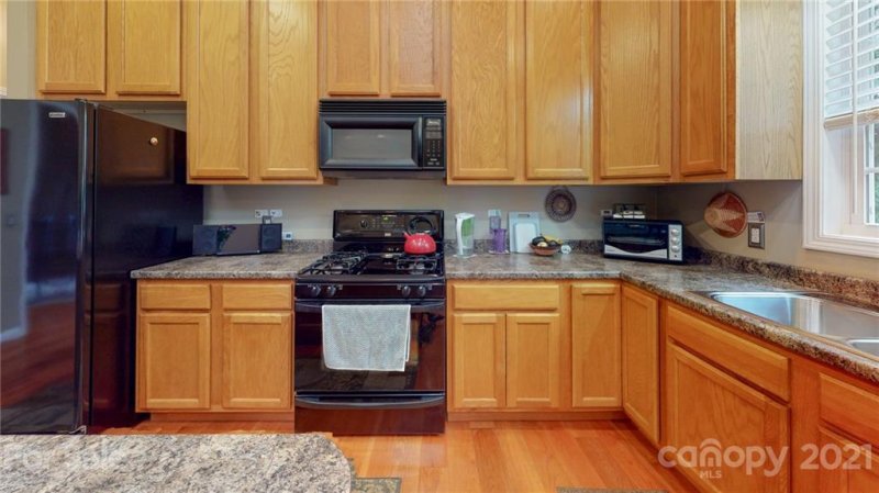 Property image 3 at 8 Grove Garden Avenue, Candler, NC 28715