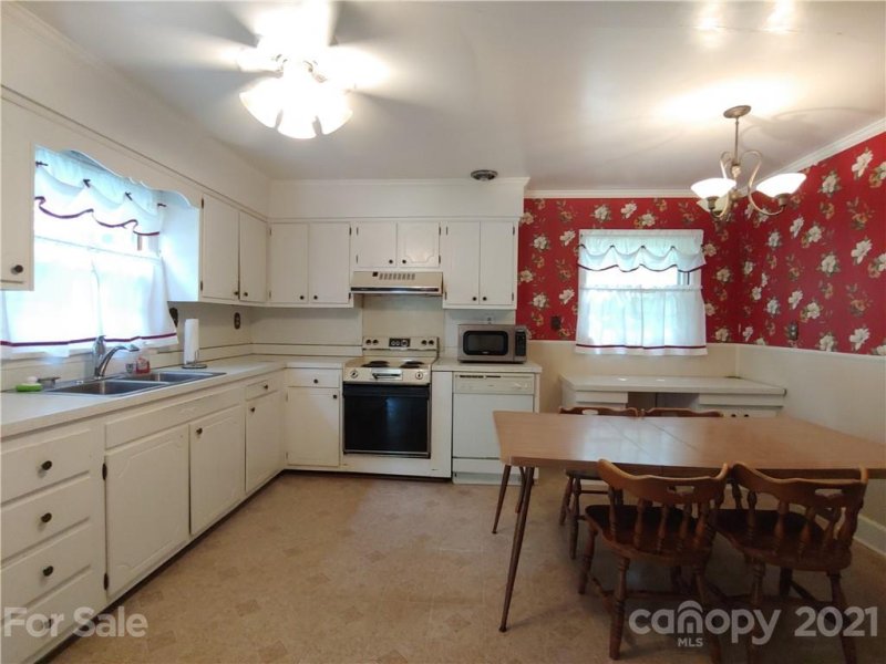 Property image 5 at 2600 Park Lane, Charlotte, NC 28214