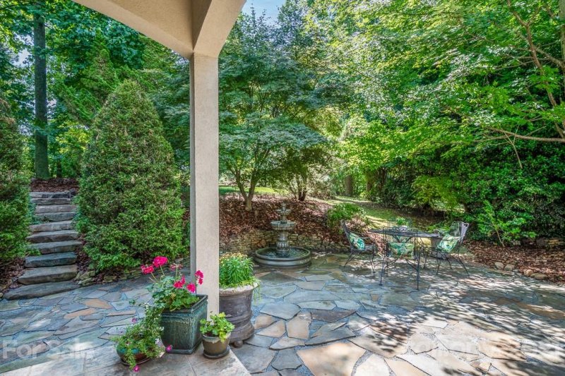 Property image 2 at 110 Grand Bay Drive, Mooresville, NC 28117