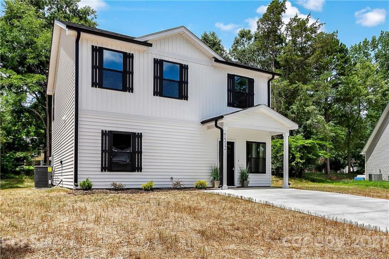 Property image 3 at 7512 Manford Court, Charlotte, NC 28217