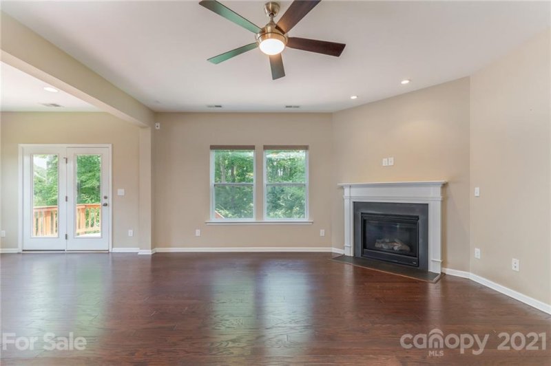 Property image 3 at 5307 Poplar Knoll Drive, Matthews, NC 28105