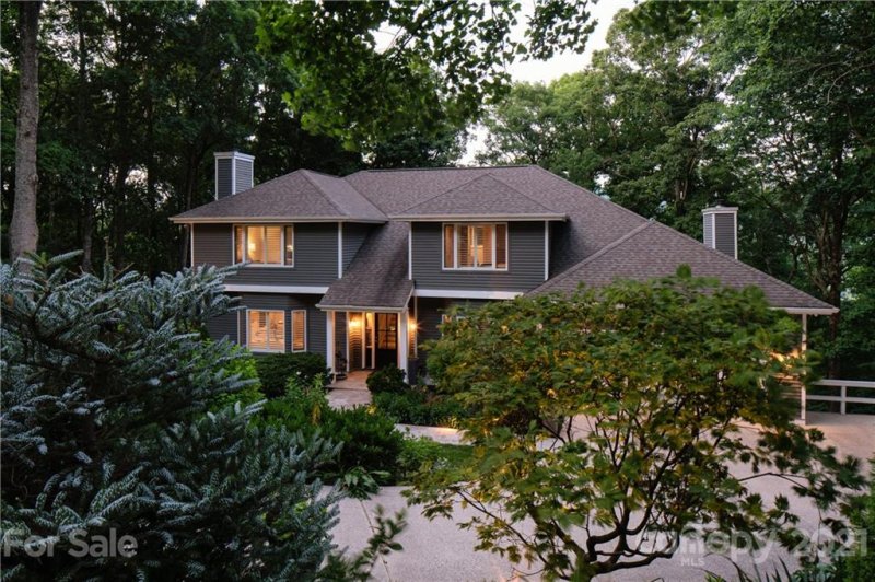 Property image 2 at 21 Crowningway Drive, Asheville, NC 28804