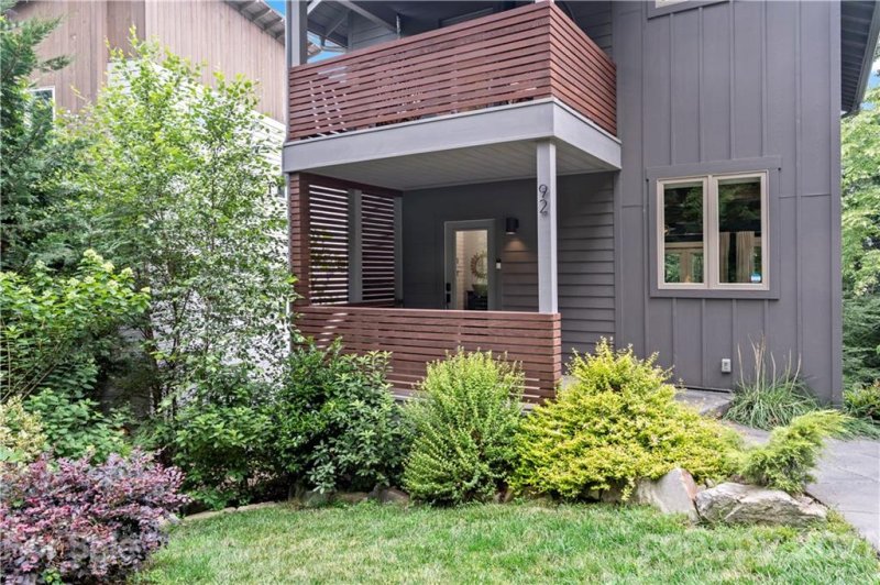 Property image 2 at 92 Hibriten Drive, Asheville, NC 28801