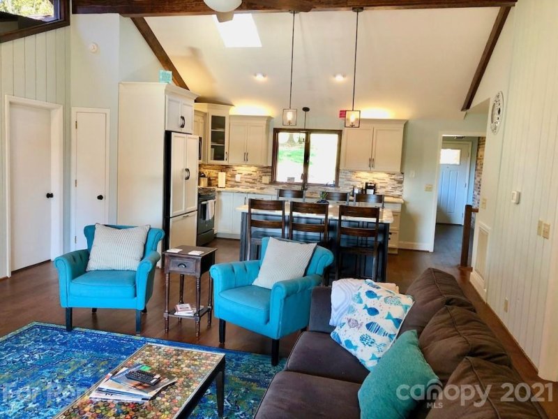 Property image 4 at 2680 Southern Breeze Road, Sherrills Ford, NC 28673