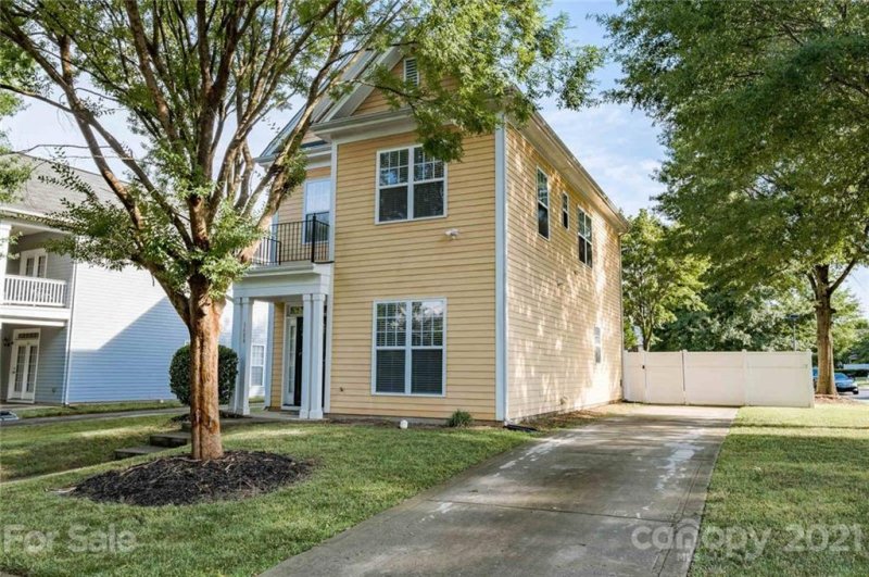 Property image 3 at 1420 Peaceful Way Drive, Charlotte, NC 28206