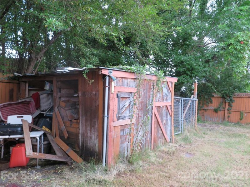 Property image 4 at 2328 Milton Avenue, Gastonia, NC 28052