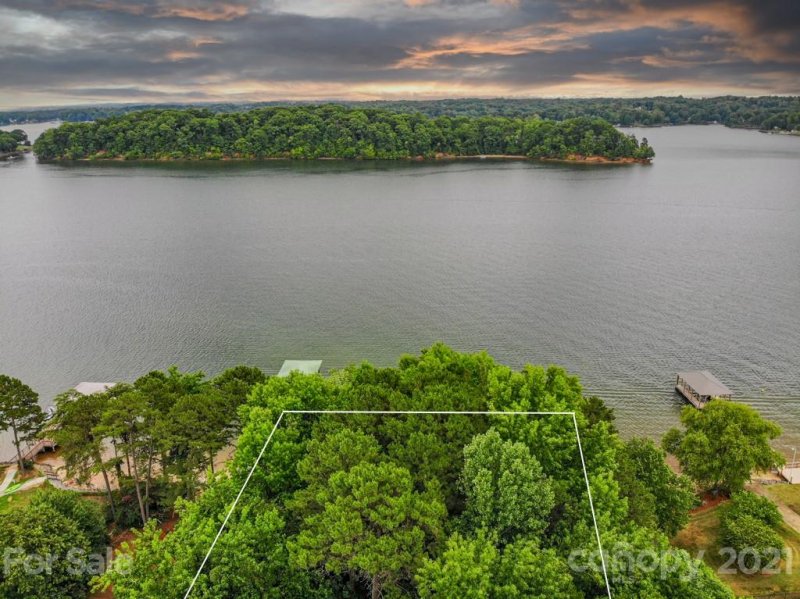 Property image 3 at 9696 Riviera Drive, Sherrills Ford, NC 28673