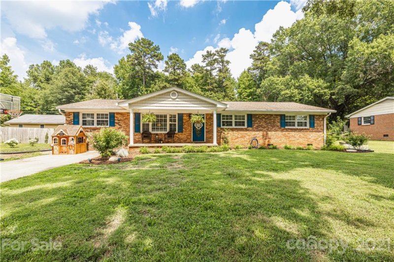 2634 Fairgreen Drive