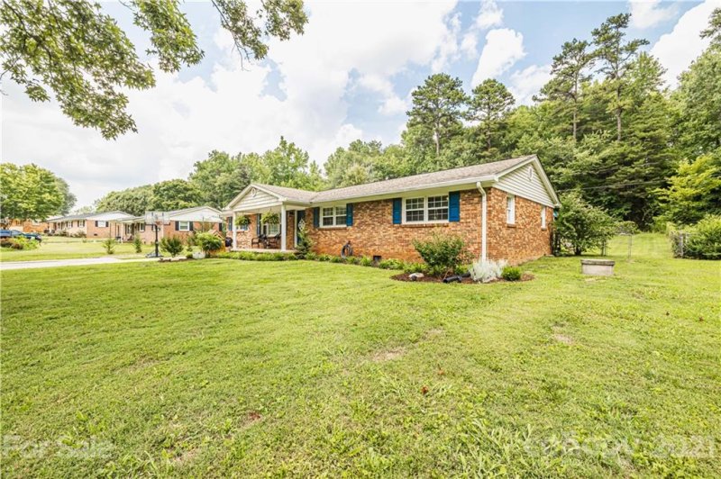 Property image 2 at 2634 Fairgreen Drive, Gastonia, NC 28056