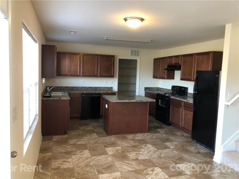 Property image 2 at 104 Mulligan Drive, Shelby, NC 28150