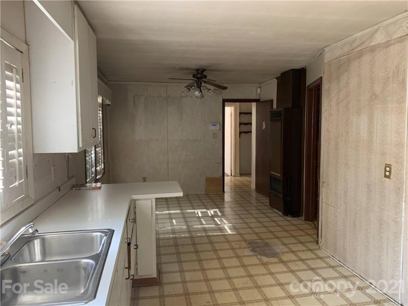 Property image 4 at 905 Mcarthur Avenue, Charlotte, NC 28206