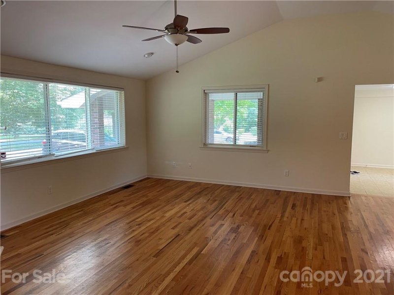 Property image 3 at 320 Owen Boulevard, Charlotte, NC 28213
