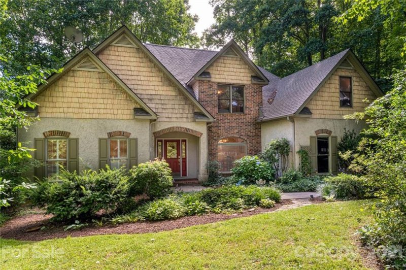 Property image 3 at 601 Black Walnut Court, Hendersonville, NC 28792
