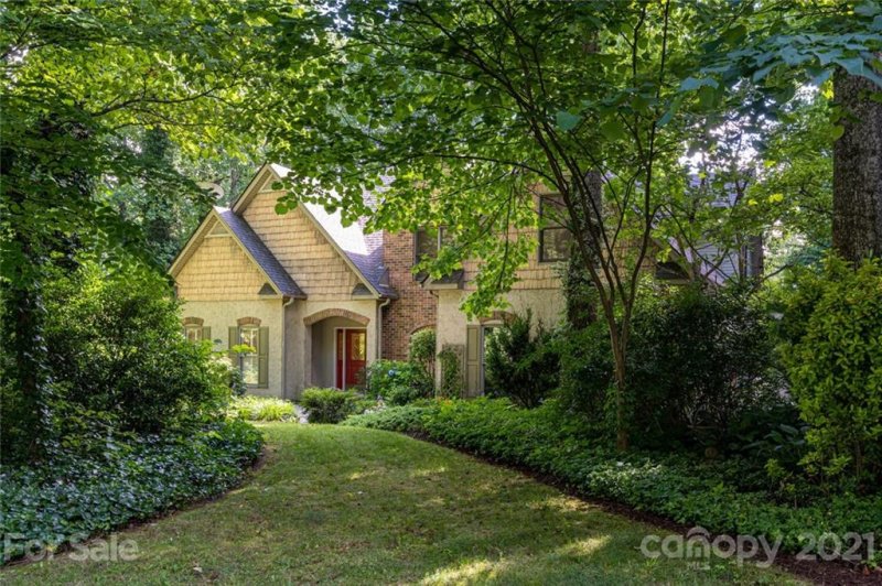 Property image 5 at 601 Black Walnut Court, Hendersonville, NC 28792
