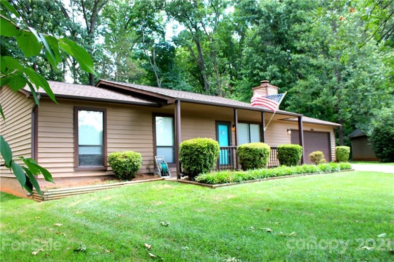 Property image 2 at 7656 Eastbourne Road, Charlotte, NC 28227