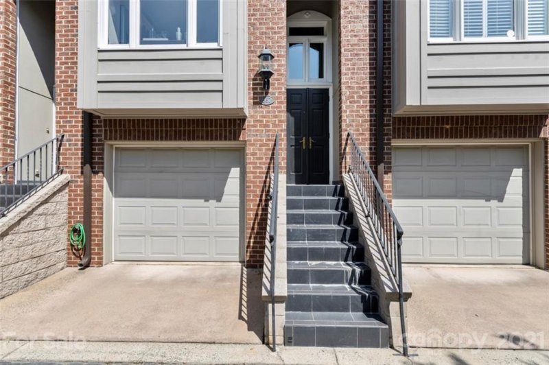 Property image 2 at 367 W 7th Street Street, Charlotte, NC 28202