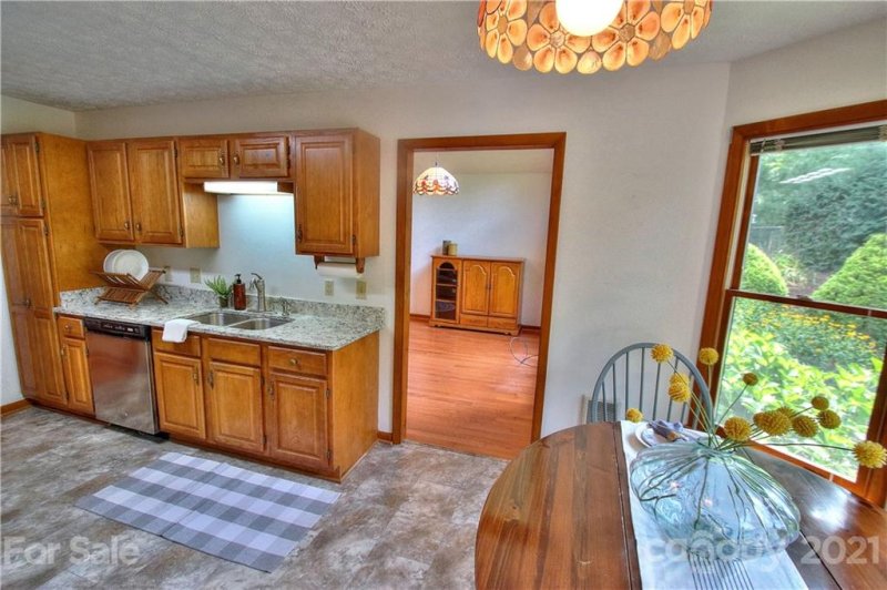 Property image 3 at 304 Oak Ridge Drive, Clyde, NC 28721