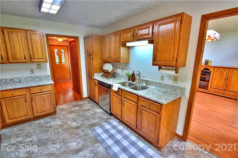 Property image 4 at 304 Oak Ridge Drive, Clyde, NC 28721