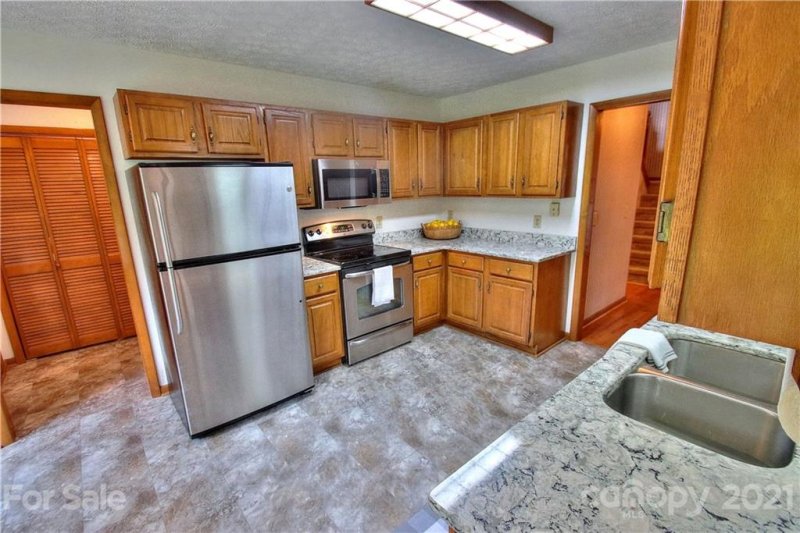 Property image 5 at 304 Oak Ridge Drive, Clyde, NC 28721